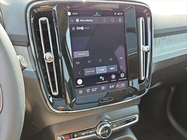 2026 Volvo XC40 Core, B5 AWD Gas (mild hybrid), Dark