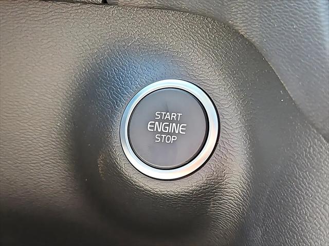 2026 Volvo XC40 Core, B5 AWD Gas (mild hybrid), Dark