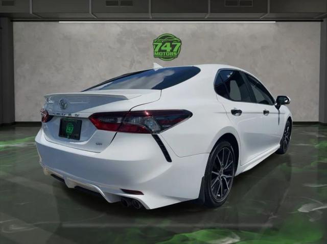 2023 Toyota Camry SE Nightshade Edition