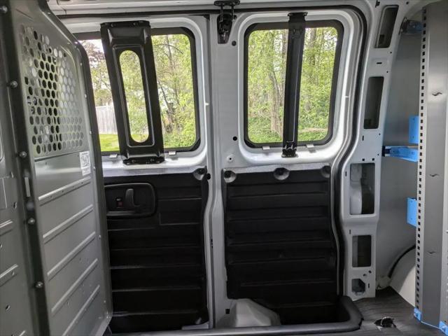 2025 GMC Savana Cargo RWD 2500 Regular Wheelbase Work Van