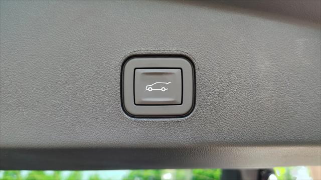 2025 Cadillac iQ Sport w/1SF