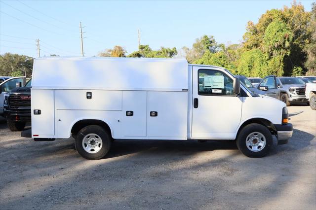 2025 GMC Savana Cutaway Work Van