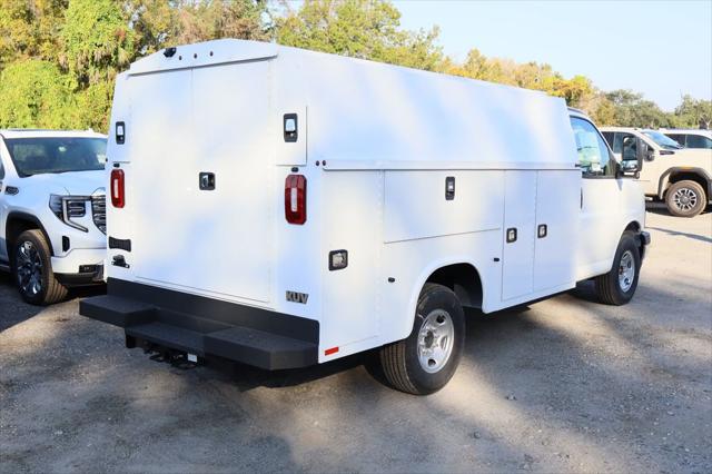 2025 GMC Savana Cutaway Work Van