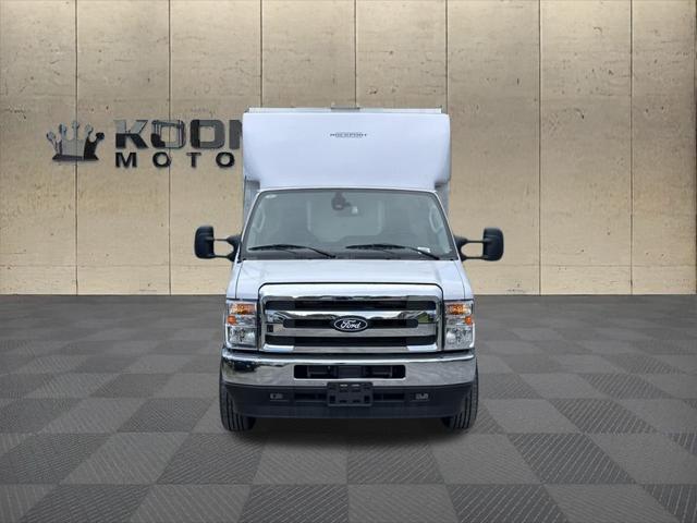 2026 Ford E-350 Cutaway Base Cutaway