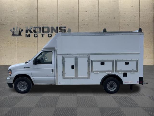 2026 Ford E-350 Cutaway Base Cutaway