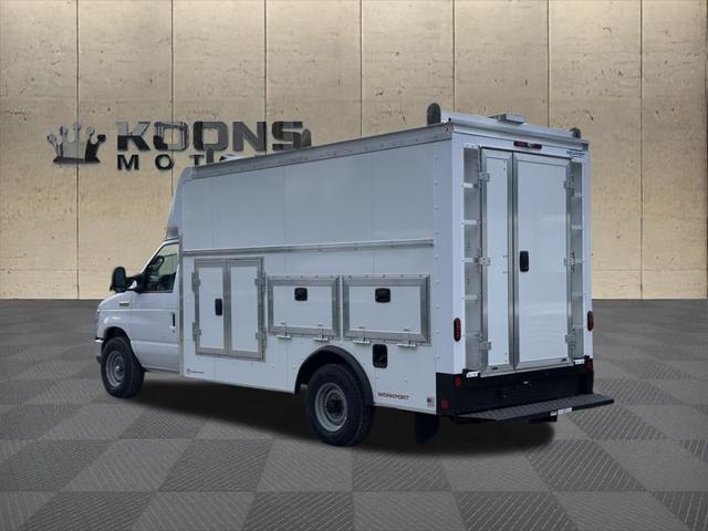 2026 Ford E-350 Cutaway Base Cutaway