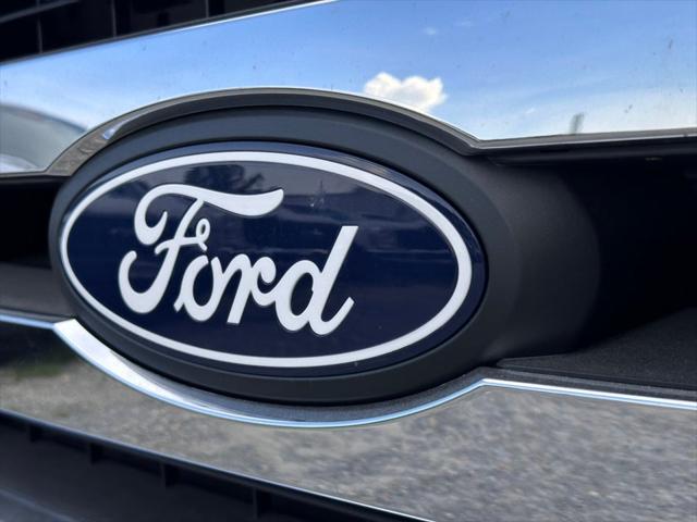 2026 Ford E-350 Cutaway Base Cutaway