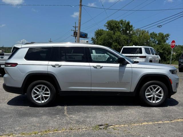 2023 Jeep Grand Cherokee L Laredo 4x4 2023 Jeep Grand Cherokee L Laredo 4x4