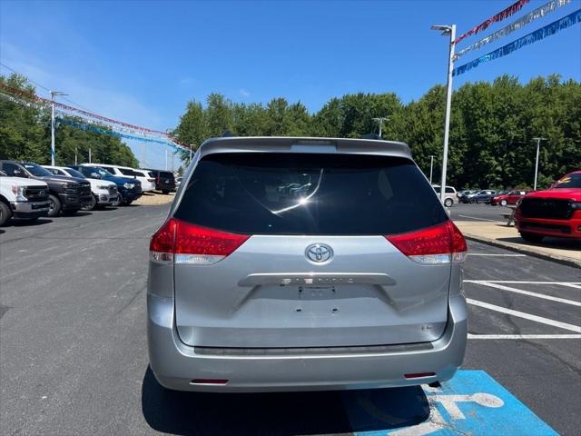 2014 Toyota Sienna LE V6 7 Passenger Mobility 2014 Toyota Sienna LE V6 7 Passenger Mobility