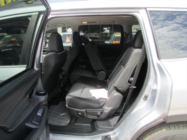 2023 Subaru Ascent Base 8-Passenger