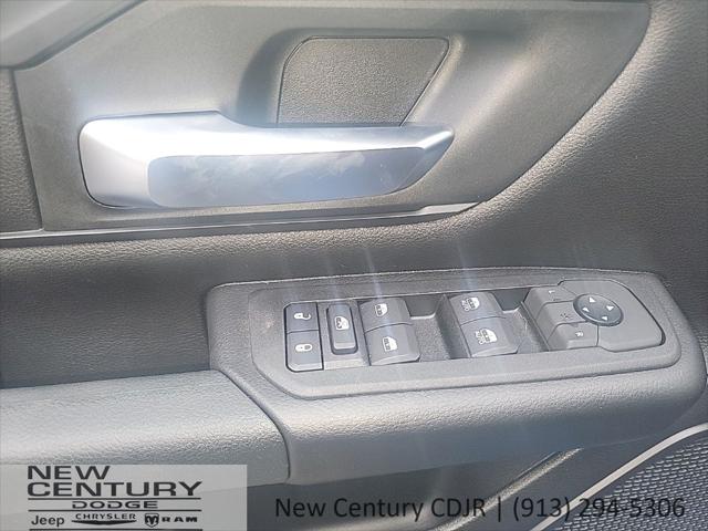 2025 Ram 1500 Tradesman Crew Cab 4x4 5'7" Box