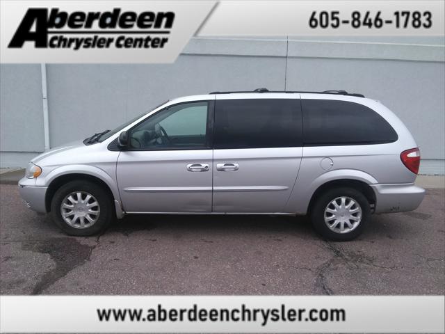 2003 Chrysler Town and Country LX