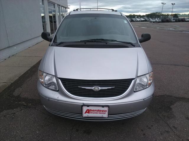 2003 Chrysler Town and Country LX 2003 Chrysler Town and Country LX