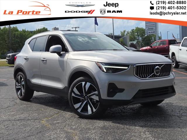 2025 Volvo XC40 B5 Plus Bright Theme