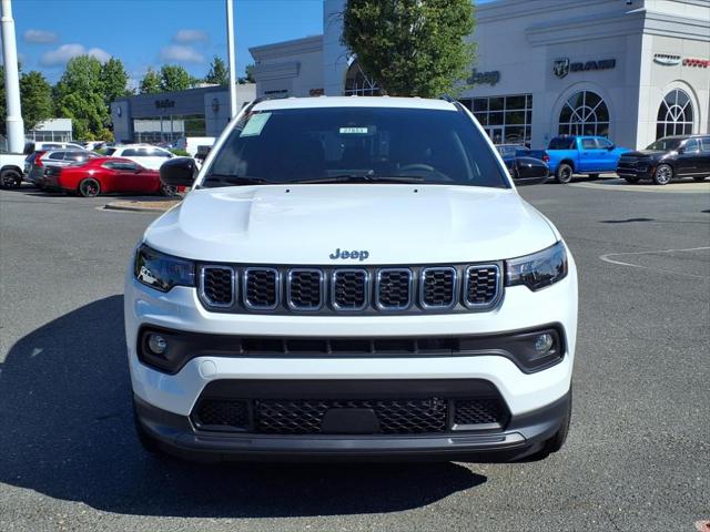 2025 Jeep Compass COMPASS LATITUDE 4X4