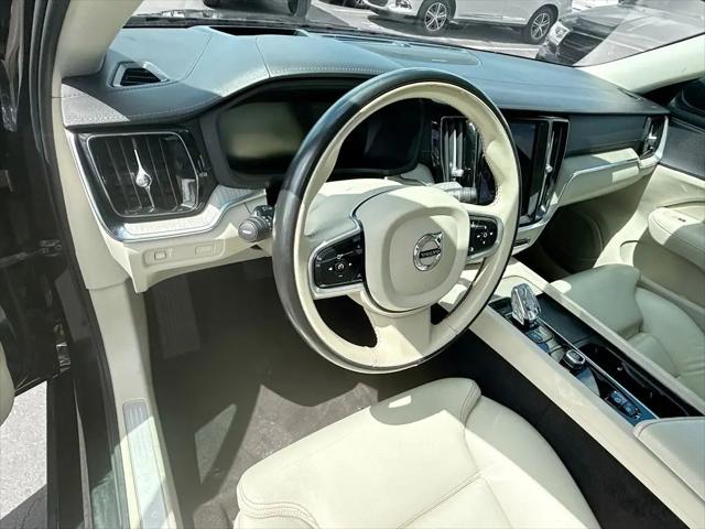 2022 Volvo S60 B5 Inscription