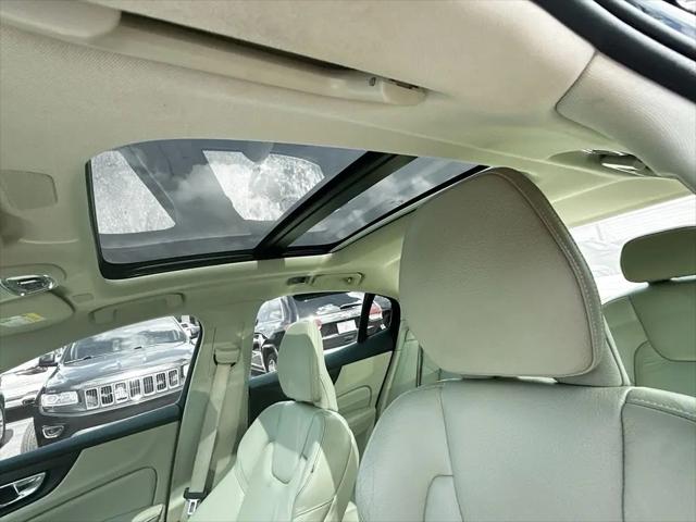 2022 Volvo S60 B5 Inscription