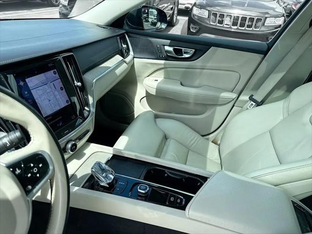 2022 Volvo S60 B5 Inscription