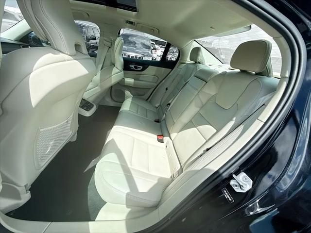 2022 Volvo S60 B5 Inscription