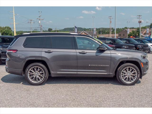 2022 Jeep Grand Cherokee L Summit 4x4 2022 Jeep Grand Cherokee L Summit 4x4