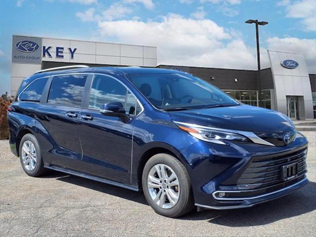 2023 Toyota Sienna Platinum for sale in Hazleton, PA