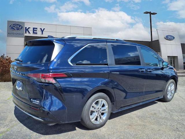 2023 Toyota Sienna Platinum