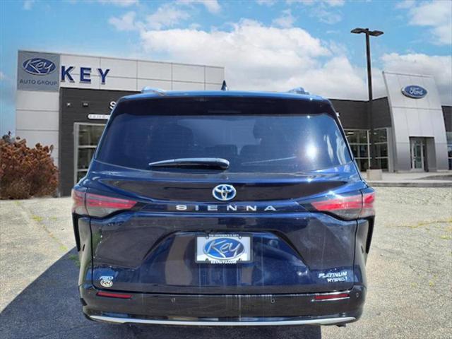 2023 Toyota Sienna Platinum