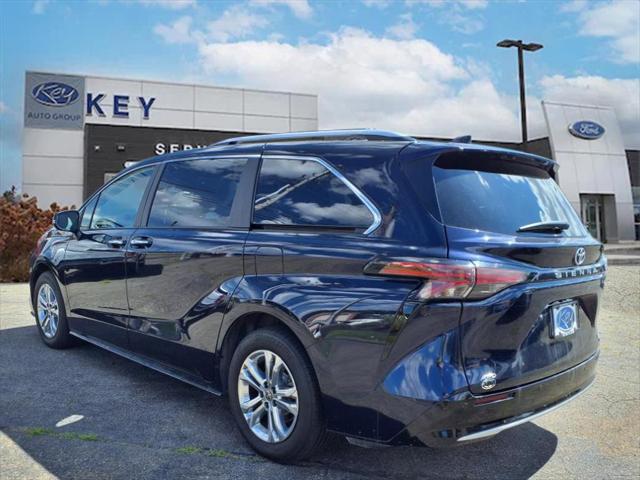 2023 Toyota Sienna Platinum