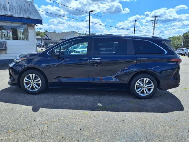 2023 Toyota Sienna Platinum
