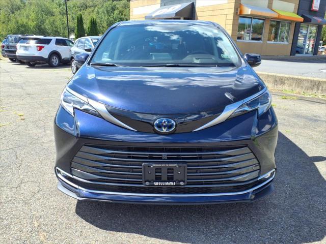 2023 Toyota Sienna Platinum