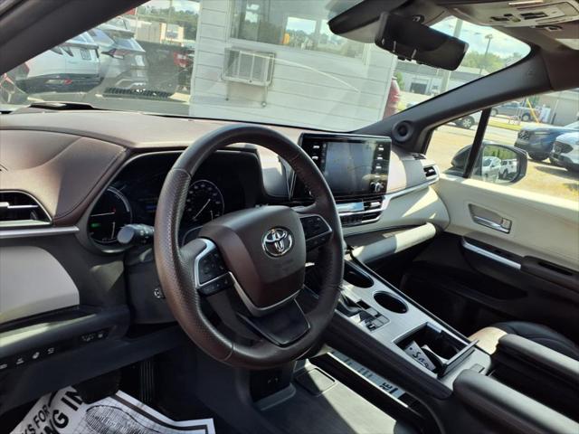 2023 Toyota Sienna Platinum