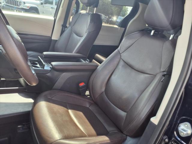 2023 Toyota Sienna Platinum