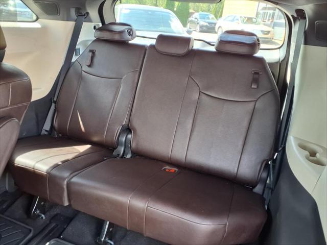 2023 Toyota Sienna Platinum