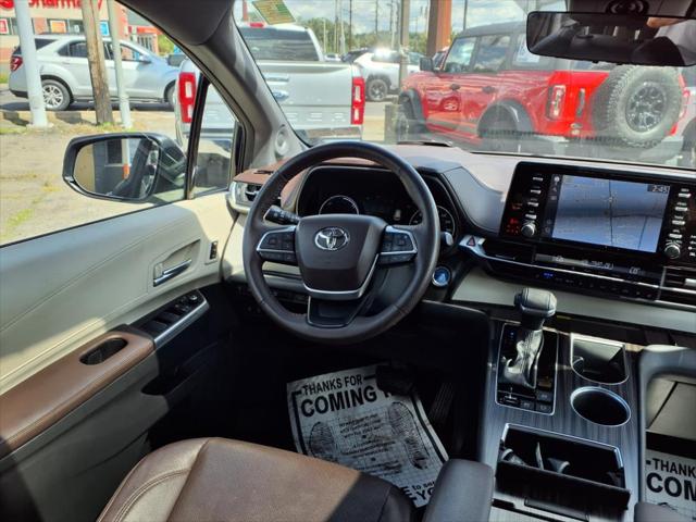 2023 Toyota Sienna Platinum