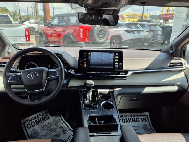2023 Toyota Sienna Platinum