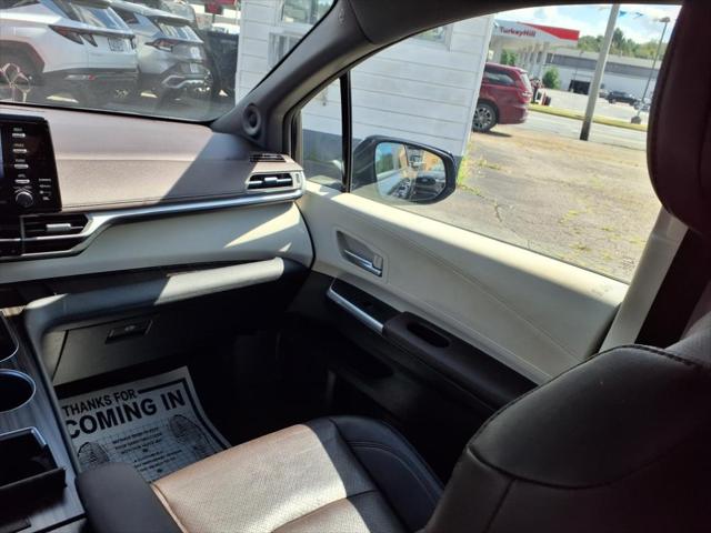 2023 Toyota Sienna Platinum