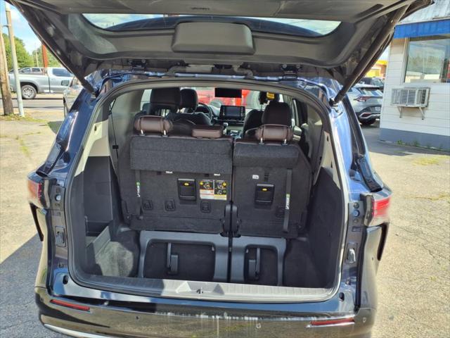 2023 Toyota Sienna Platinum