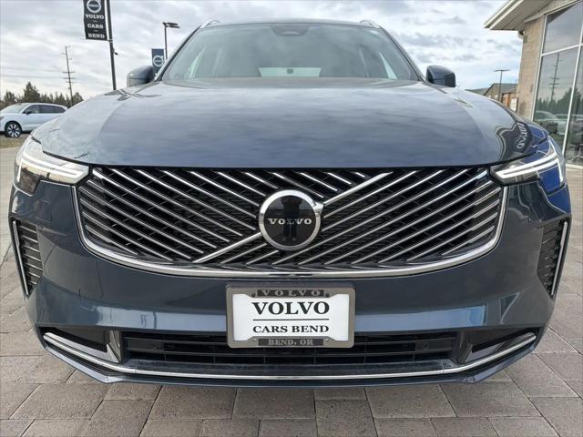 2026 Volvo XC90 Core, B6 AWD Gas (mild hybrid), Gasoline, Bright, 7 Seats