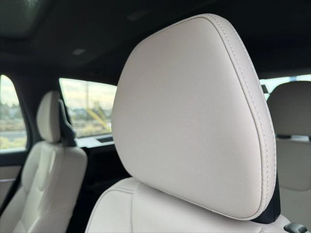 2026 Volvo XC90 Core, B6 AWD Gas (mild hybrid), Gasoline, Bright, 7 Seats