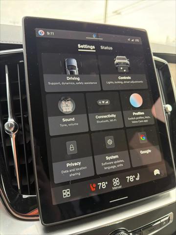 2026 Volvo XC90 Core, B6 AWD Gas (mild hybrid), Gasoline, Bright, 7 Seats