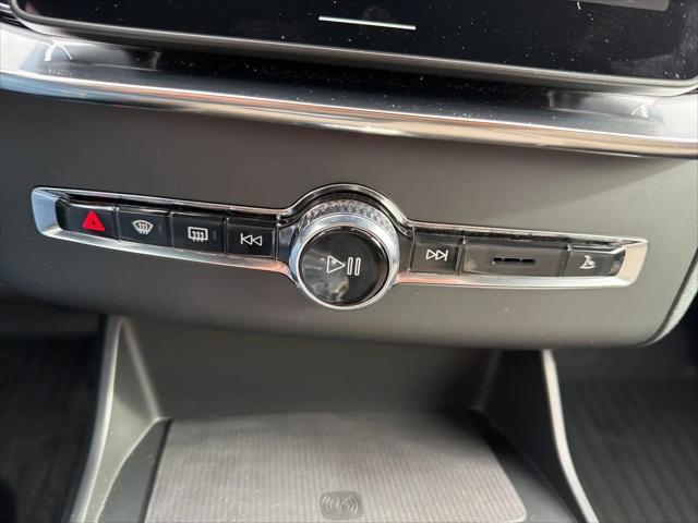 2026 Volvo XC90 Core, B6 AWD Gas (mild hybrid), Gasoline, Bright, 7 Seats