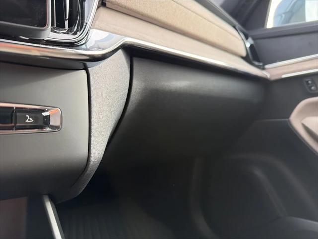 2026 Volvo XC90 Core, B6 AWD Gas (mild hybrid), Gasoline, Bright, 7 Seats