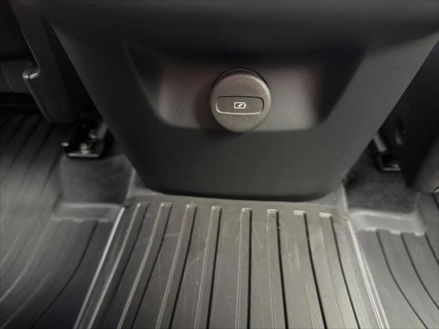 2026 Volvo XC90 Core, B6 AWD Gas (mild hybrid), Gasoline, Bright, 7 Seats