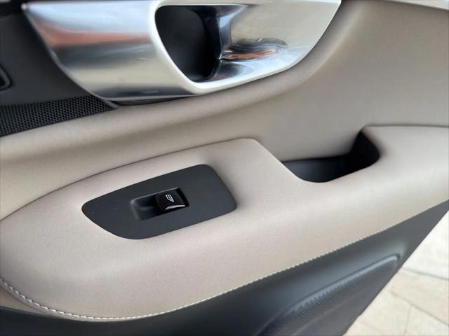 2026 Volvo XC90 Core, B6 AWD Gas (mild hybrid), Gasoline, Bright, 7 Seats