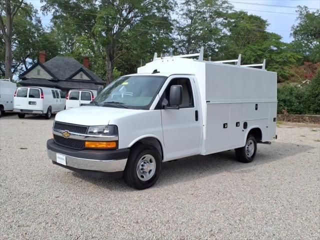 2025 Chevrolet Express Cutaway Work Van