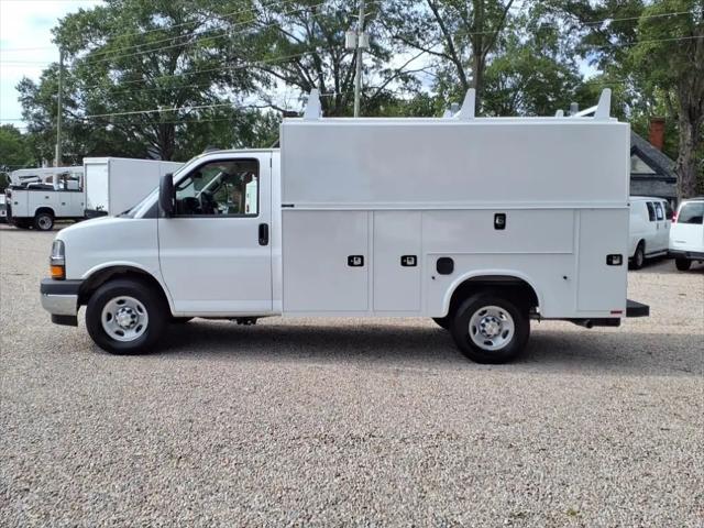 2025 Chevrolet Express Cutaway Work Van