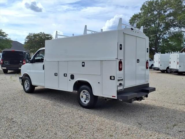 2025 Chevrolet Express Cutaway Work Van