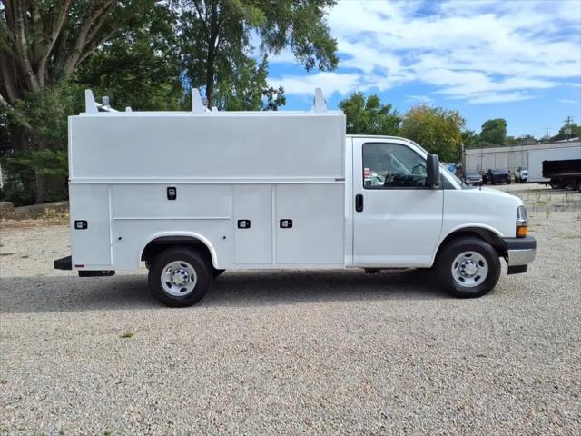 2025 Chevrolet Express Cutaway Work Van