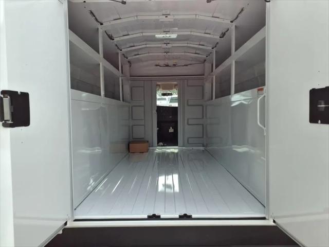 2025 Chevrolet Express Cutaway Work Van