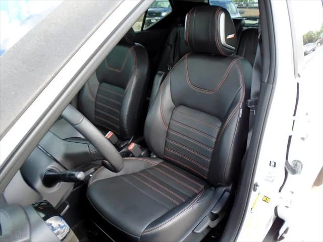 2020 Nissan Kicks SR Xtronic CVT